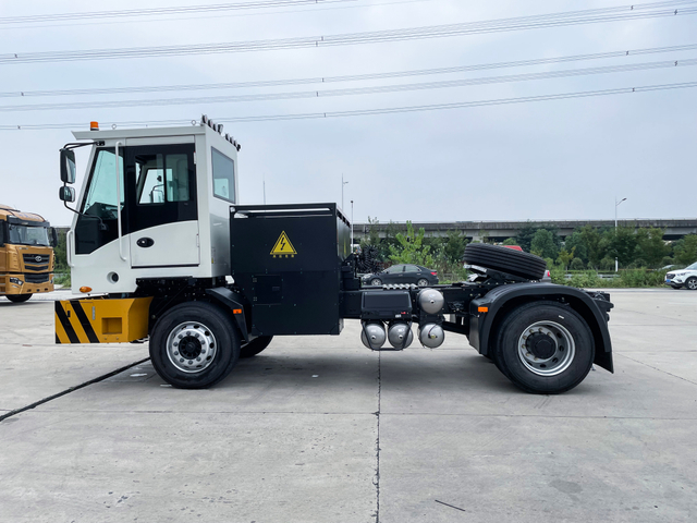 2023 Tractor con terminal de muelle de intercambio de batería CAMC de excelente calidad