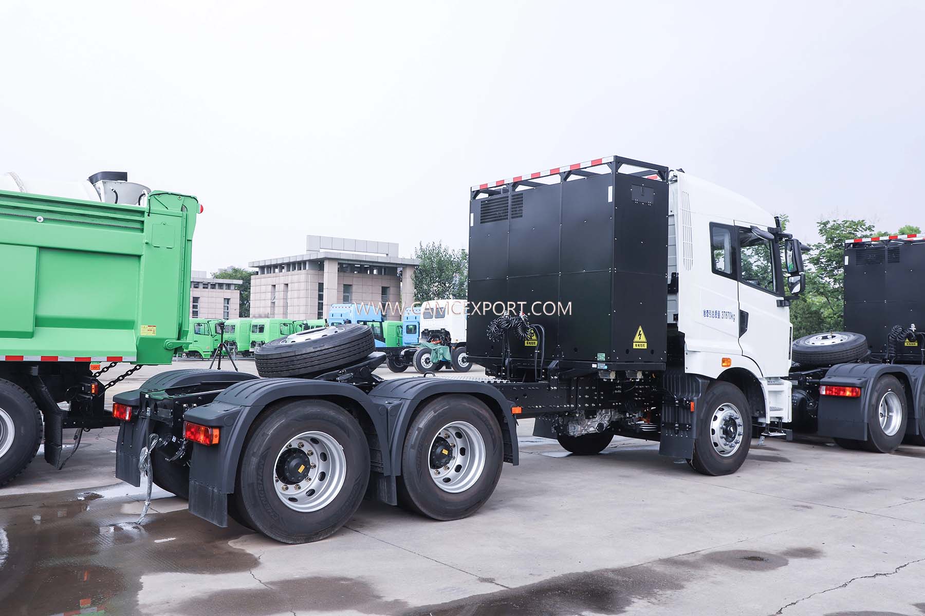 Tractor el&eacute;ctrico CAMC M7E 6&times;4